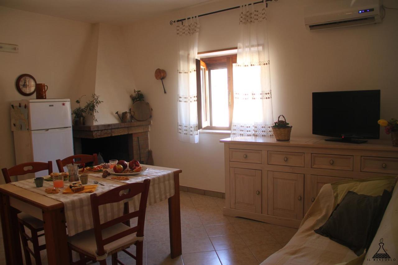 Il Mandorlo Villa ออสตูนี ภายนอก รูปภาพ